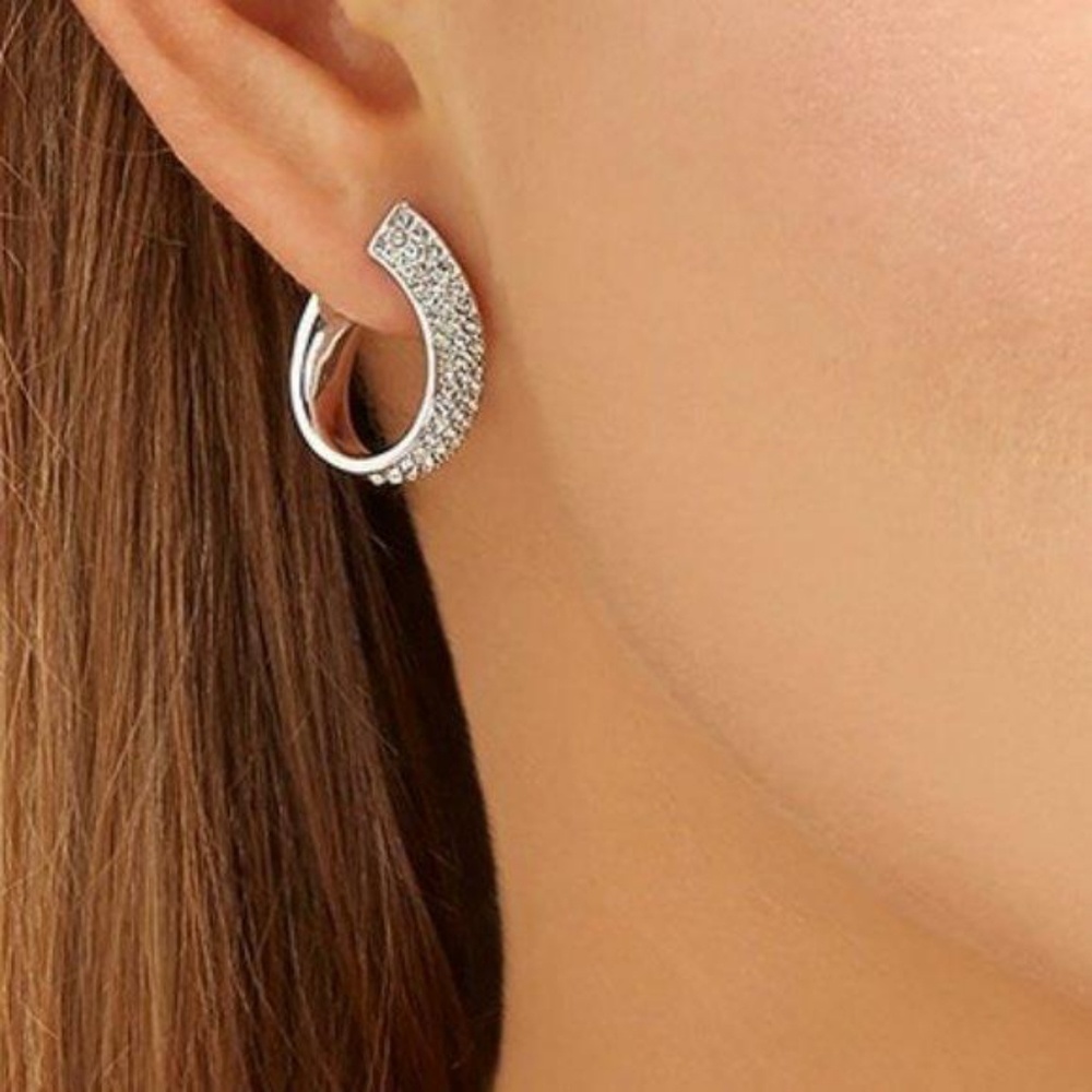 SWAROVSKI EARRINGS GENUINE & GORGEOUS!